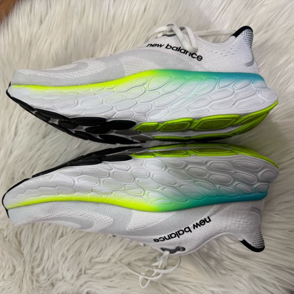 New Balance Fresh Foam X More v4 - Picture 7 of 14